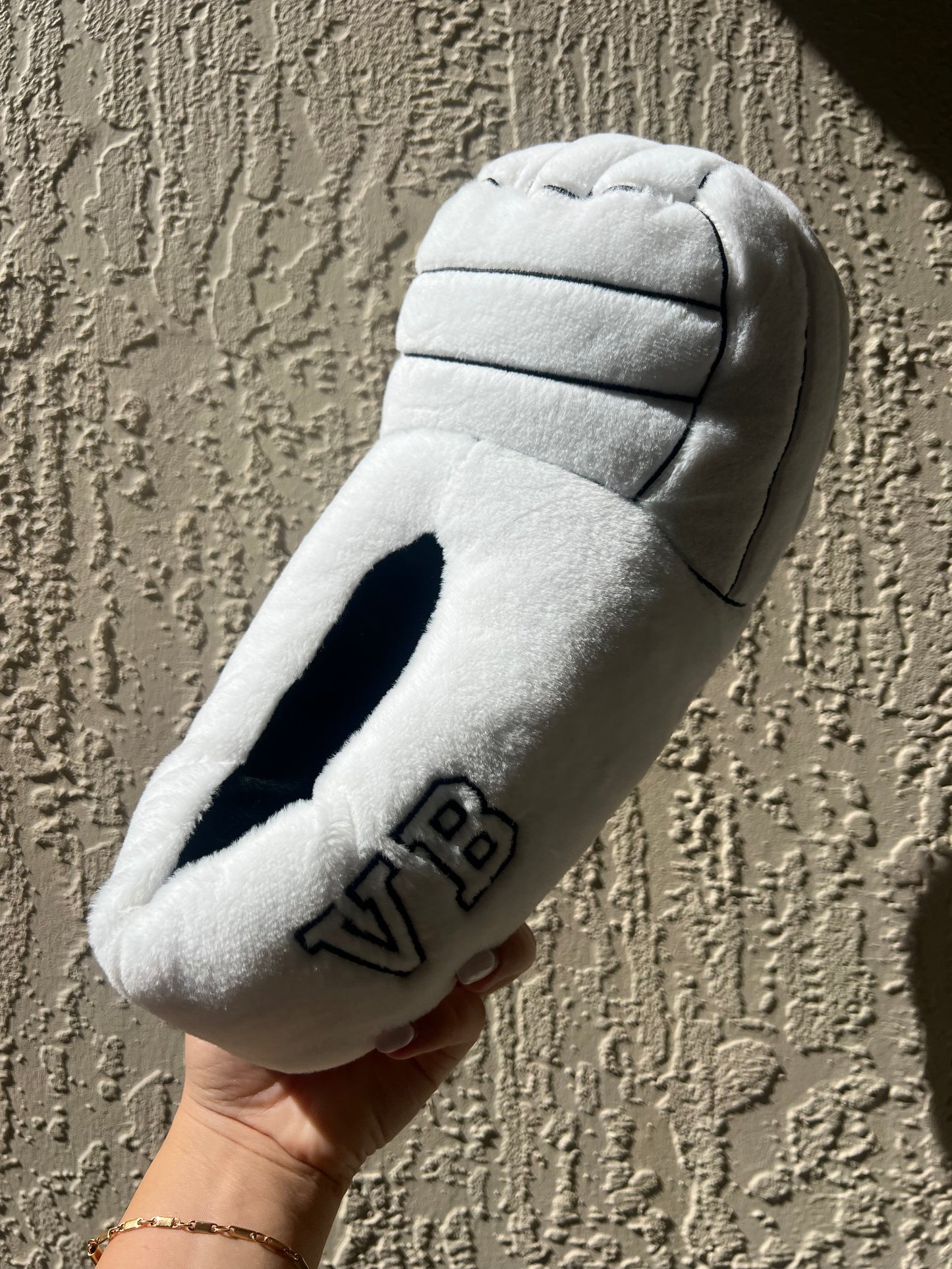 Plush Points Volleyball Slippers – Cozy Indoor Slippers for Volleyball Lovers