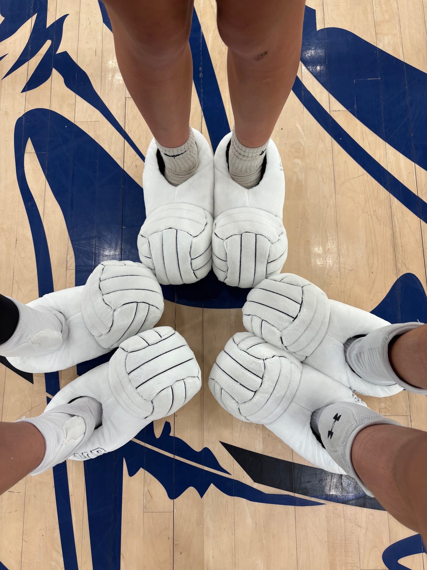 Plush Points Volleyball Slippers – Cozy Indoor Slippers for Volleyball Lovers